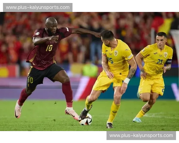 红魔降临与海滨坚守：广州恒大VS青岛中能，那段被时光铭刻的绿茵史诗